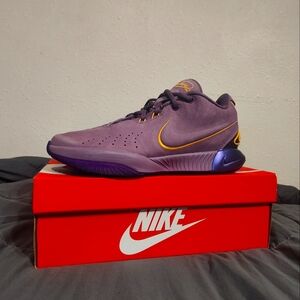 Nike Nike Lebron 21 Purple Rain Size 10.5